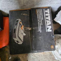 Wet tile cutter