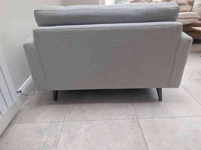 Loveseat / Cuddler (Meadows & Byrne)