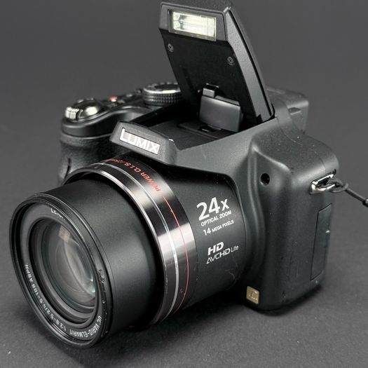 Panasonic Lumix DMC-FZ45 digital bridge camera Leica lens