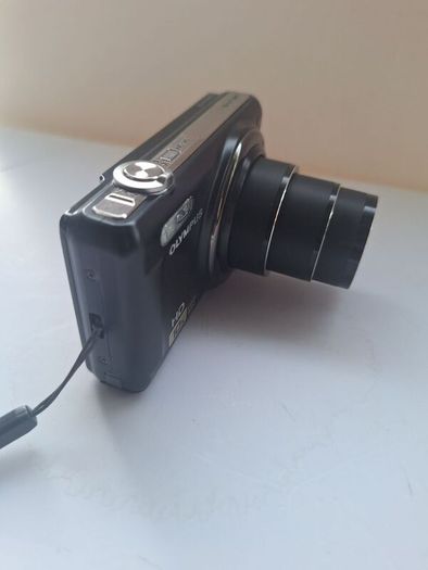 Olympus D-720 Digital Camera Boxed