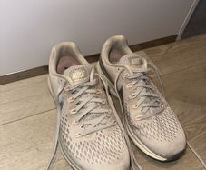 Nike Women's Air Zoom Pegasus Runners - Size UK 5.5