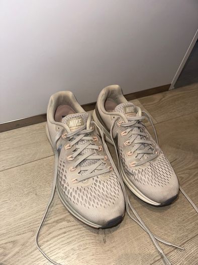 Nike Women's Air Zoom Pegasus Runners - Size UK 5.5