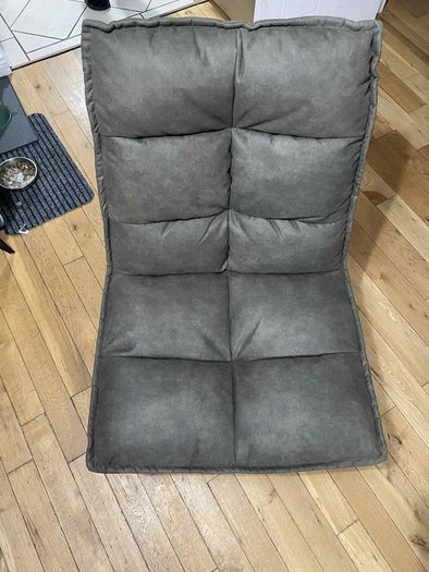 Accent chair
