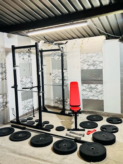 130 Kg Olympic Barbell Set Power Rack With Dip Attachments Bench Dumbbells