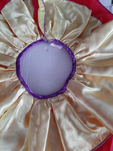 New in packaging large clown mask and frill