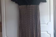 Patterned Midi dress.