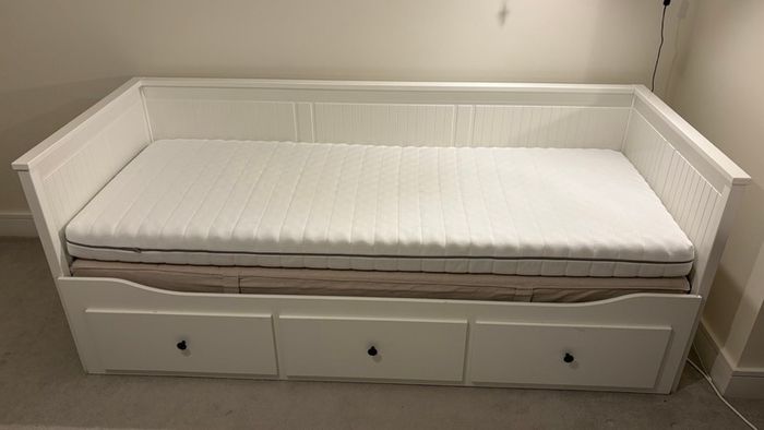 Ikea Hemnes Day bed (1x spring, 1x foam mattres)