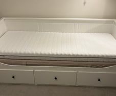 Ikea Hemnes Day bed (1x spring, 1x foam mattres)