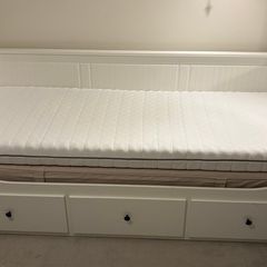 Ikea Hemnes Day bed (1x spring, 1x foam mattres)