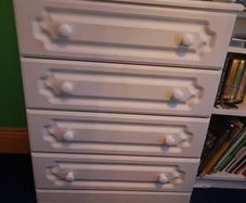 Chest of drawers