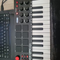 Akai MPK mini