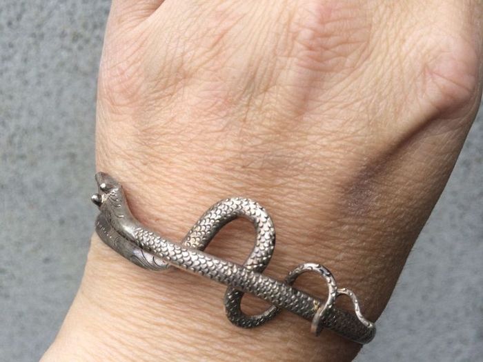 Silver snake bangle very old