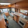 swift caravan Image 3