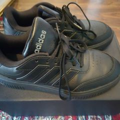 Adidas black runners approx size 5/5.5