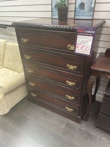 chest of drawers