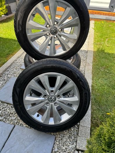 Genuine R16 Volkswagen alloys & tyres