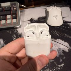 Apple AirPods 2nd Gen