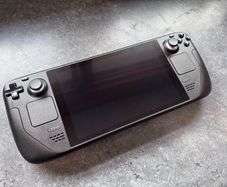 Steam Deck (1TB LCD w/ Etched Glass Screen, Hall Effect Analog Sticks)