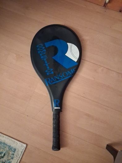 Tennis racquet