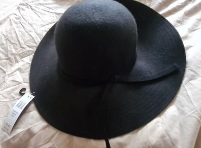 Black Floppy Hat