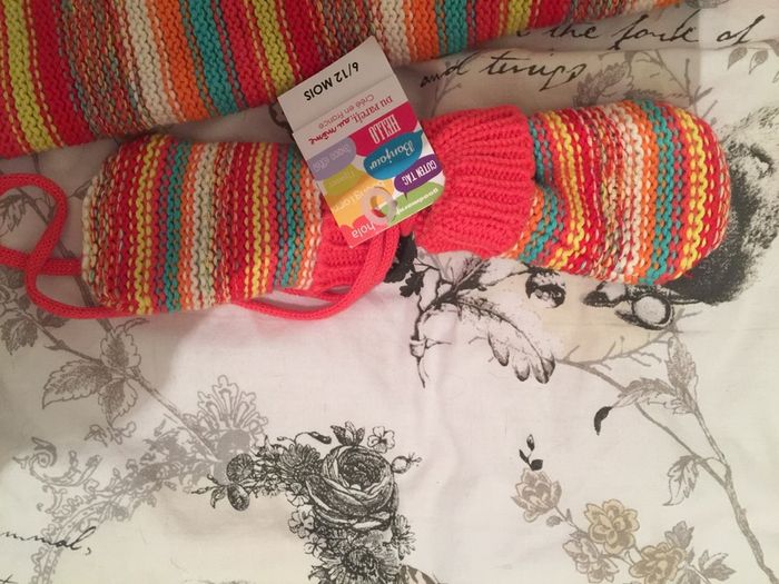 DPAM hat/scarf & mittens BNWT