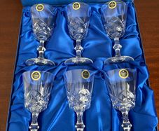 Cavan Crystal 6 x Wine Glasses in presentation box