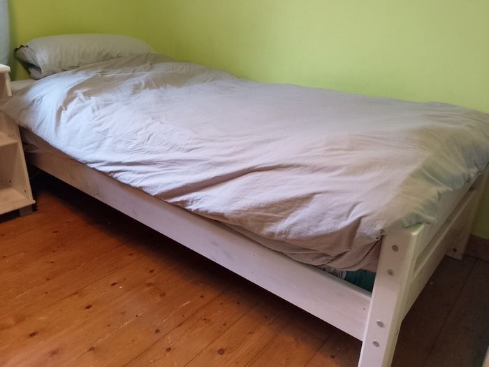 Mid sleeper bed