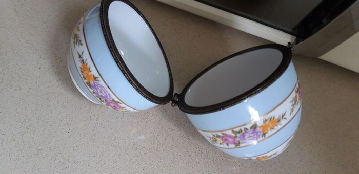 Beautiful Limoges French porcelain Egg