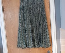 Skirt - Pleated.  Size 14
