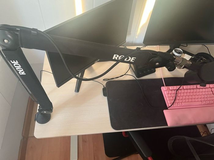 RODE PSA1+ plus Microphone Studio Arm