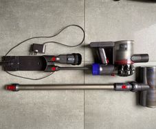 Dyson v8