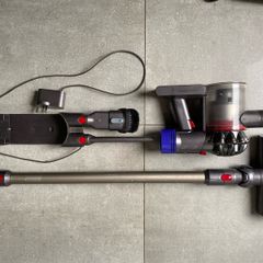 Dyson v8
