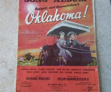 BOOK SALE ------ Oklahoma Song Album  - Rogers and Hammerstein - 1943