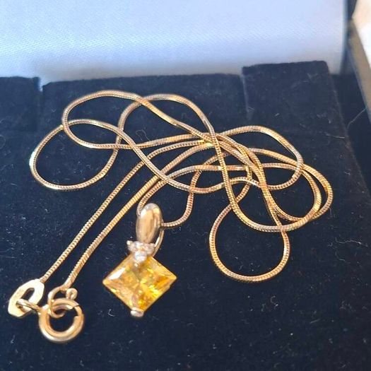 10 ct Gold Pendant with Natural Topaz and Diamonds