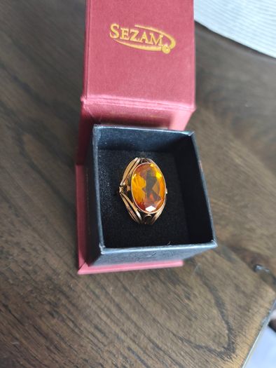 14Ct Gold Ring with corundum stone