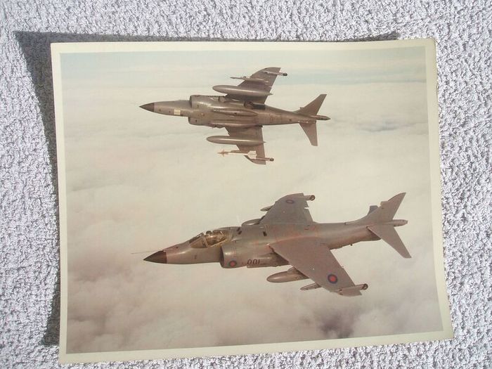 ROYAL NAVY (photoprints x 5) - Sea Harrier fighter jets, F174 Frigate & aircraft carrier deck with aircraft (1980's / 1990's)