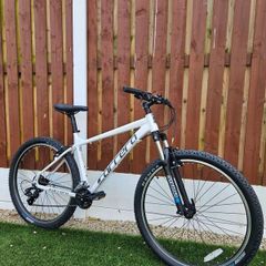Carrera Valour 27.5 Mountain Bike L Frame Like New