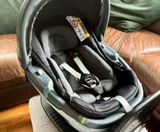 Maxi-Cosi Coral Infant Car Seat + ISOFIX Base + Raincover