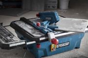 Tile cutter
