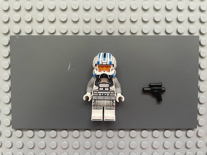 lego Star Wars sw1401 Clone Trooper Pilot Captain Jag (Phase 2) minifigure- Light Bluish Gray Arms