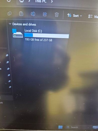 Dell Vostro laptop,i5 8th gen,16gb,256ssd,14"FHD Screen,Windows 11