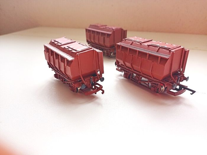 Model  Railway Magnesite Ore Wagons