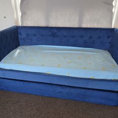 Single Trundle bed, 2 matresses