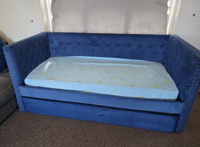 Single Trundle bed, 2 matresses