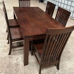 Kitchen table (1.7m x 0.9m) with 6 chairs