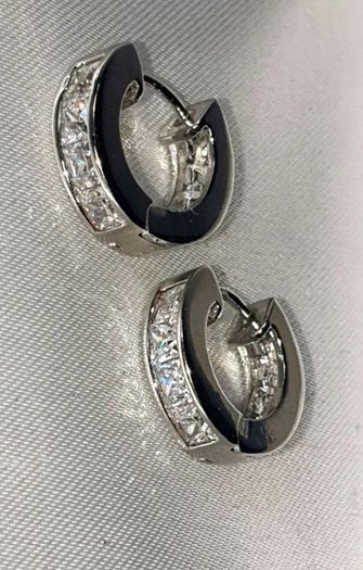 Pristine Vintage Reversible Silver Huggies