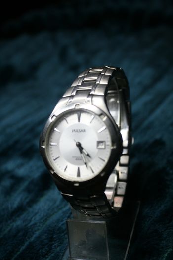 Mens Pulsar Titanium 100m Watch White Dial Vx42-x131