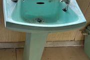 Retro bathroom suit