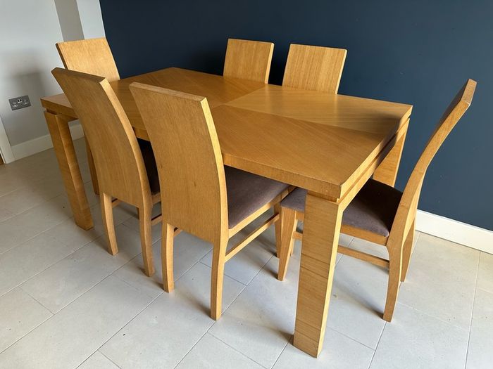 Table & Chairs