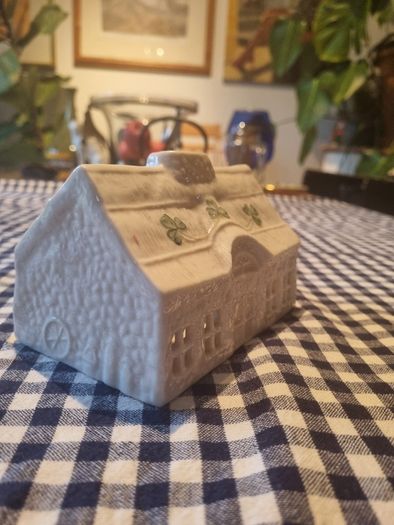 Belleek Irish Cottage